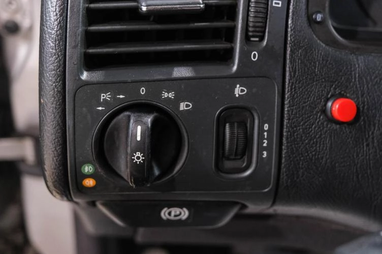 Mercedes-Benz E-класс 25 из 28