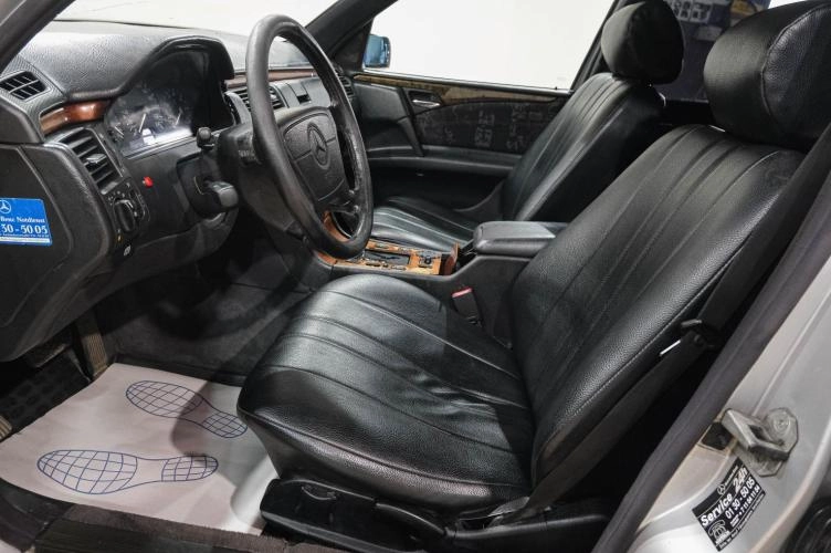 Mercedes-Benz E-класс 12 из 28