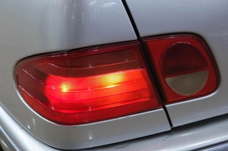 Mercedes-Benz E-класс 8 из 28