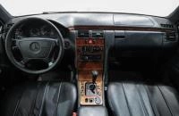 Mercedes-Benz E-класс 17 из 28