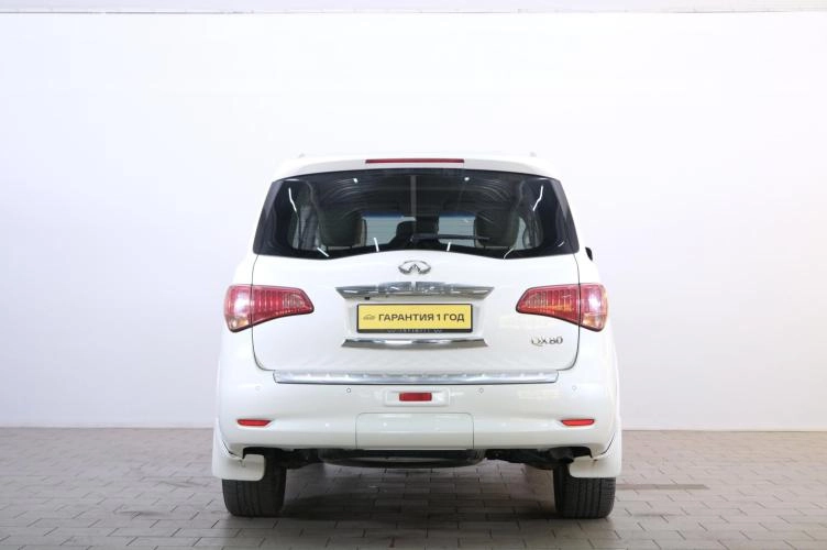 Infiniti QX80 5 из 6