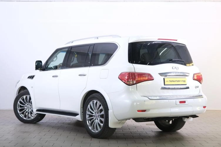 Infiniti QX80 4 из 6