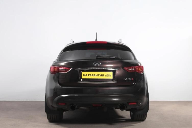 Infiniti FX50 5 из 6