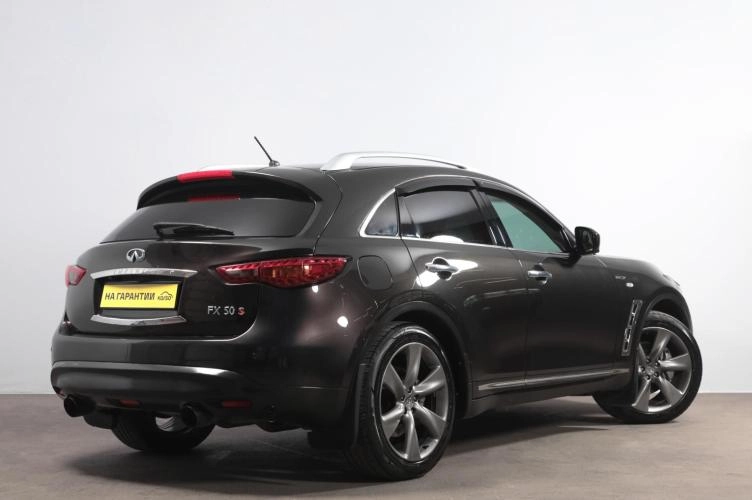 Infiniti FX50 6 из 6