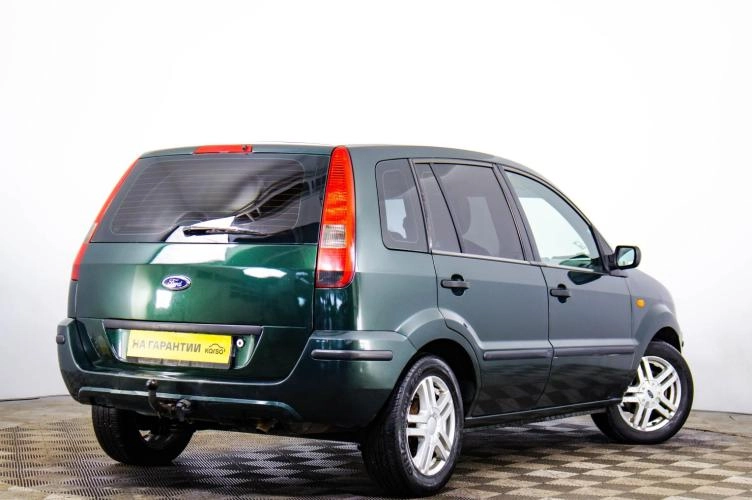 Ford Fusion 4 из 6
