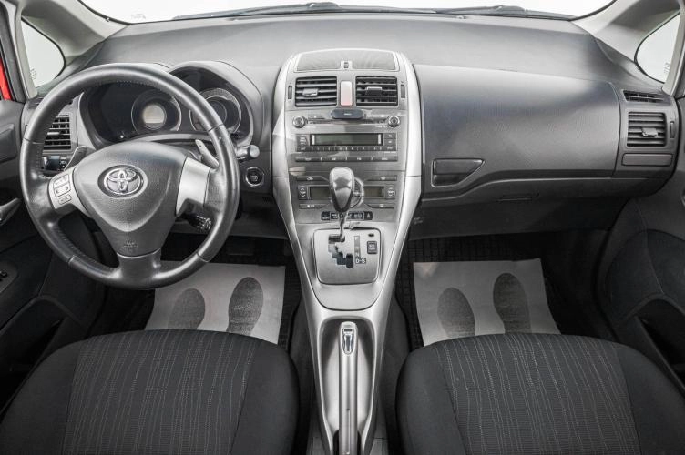 Toyota Auris 9 из 26