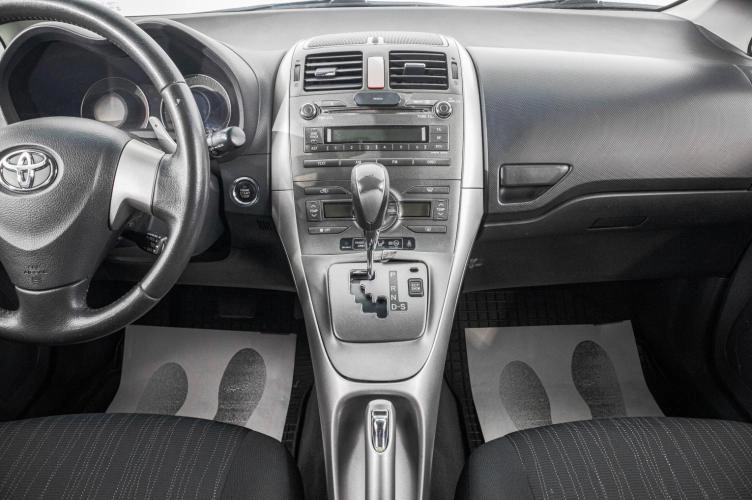 Toyota Auris 16 из 26