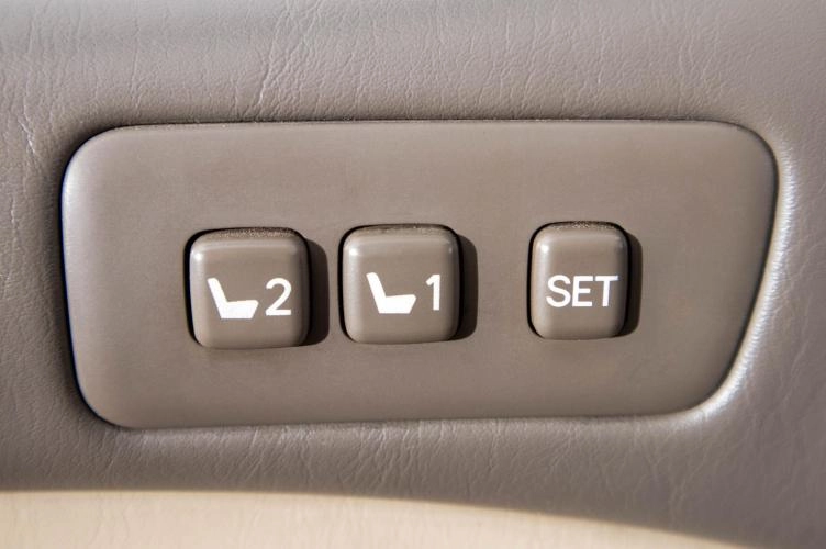 Lexus LX 10 из 29