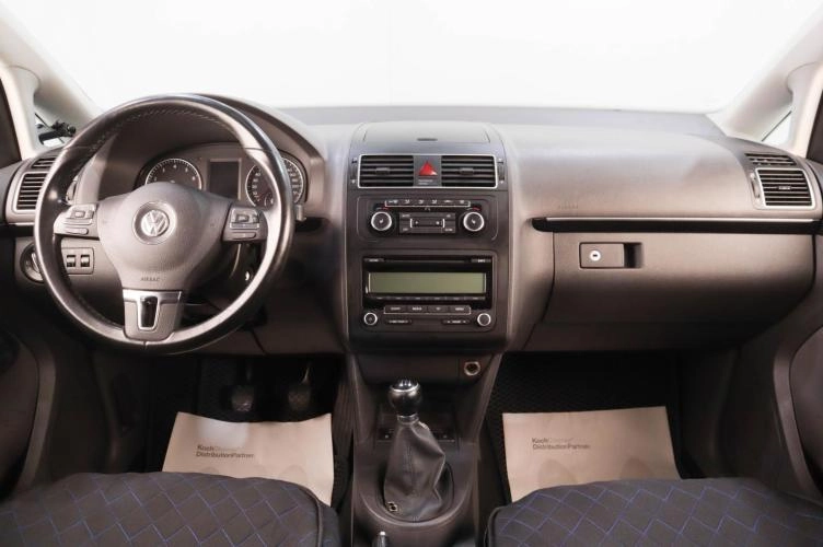 Volkswagen Touran 9 из 18