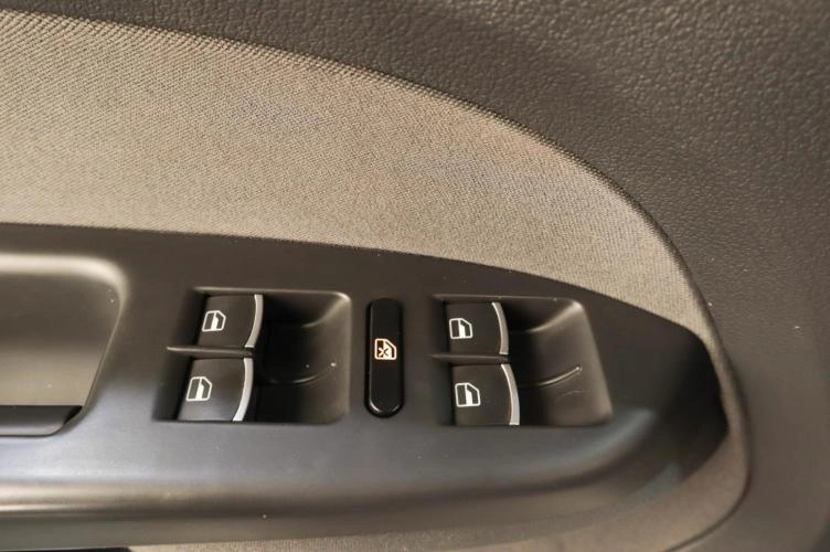 Volkswagen Touran 7 из 18