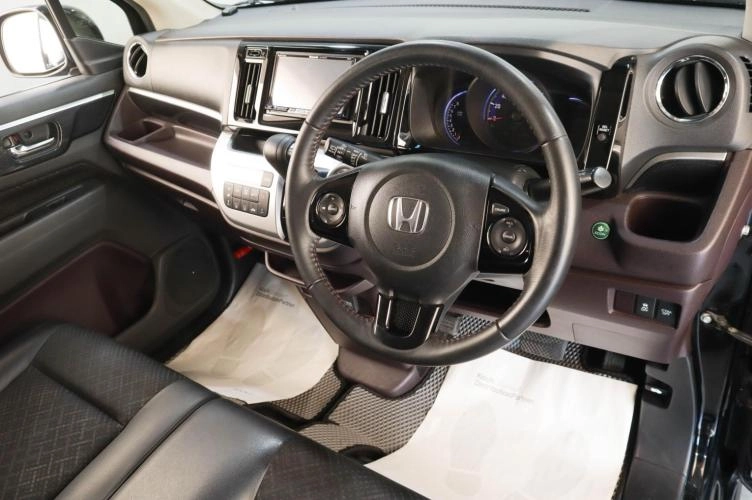 Honda N-WGN 10 из 18