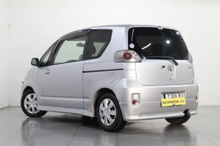 Toyota Porte 4 из 6