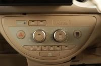 Toyota Porte 13 из 15