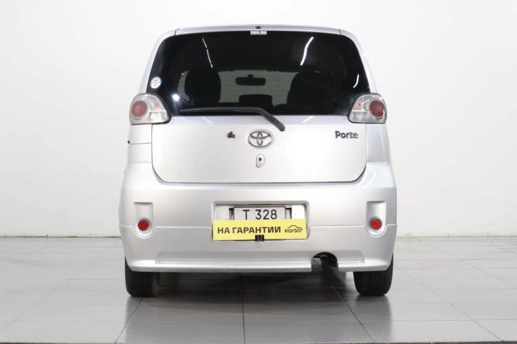 Toyota Porte 5 из 6