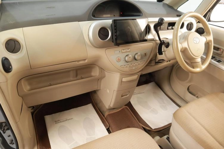 Toyota Porte 8 из 15