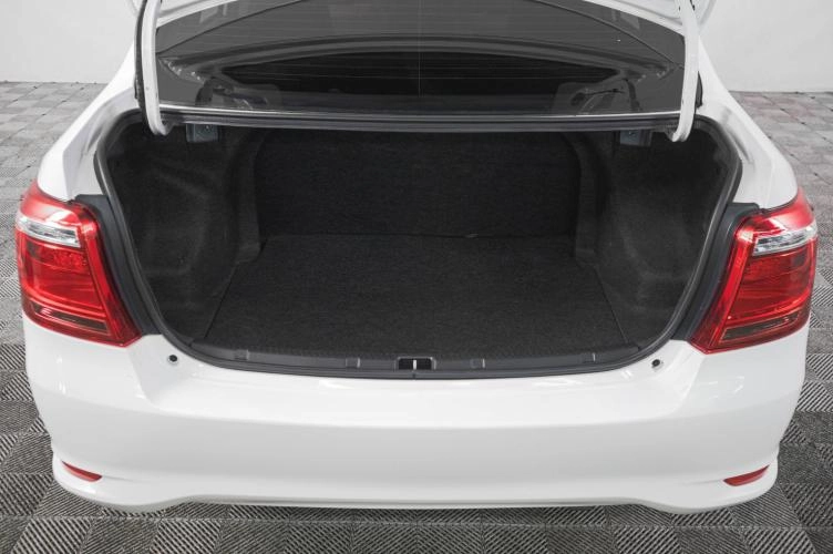 Toyota Corolla Axio 7 из 19