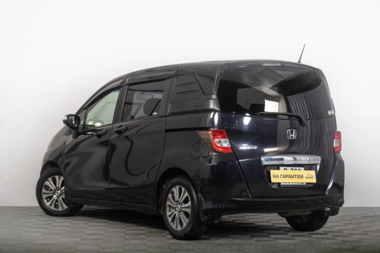 Honda Freed 5 из 6