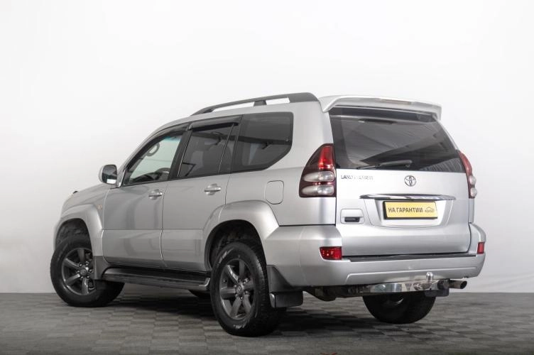 Toyota Land Cruiser Prado 5 из 6