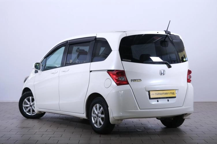 Honda Freed 4 из 6