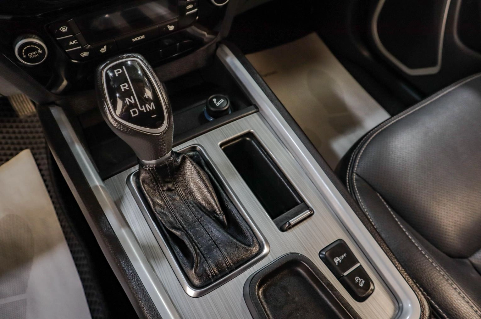 Geely Emgrand X7 13 из 16