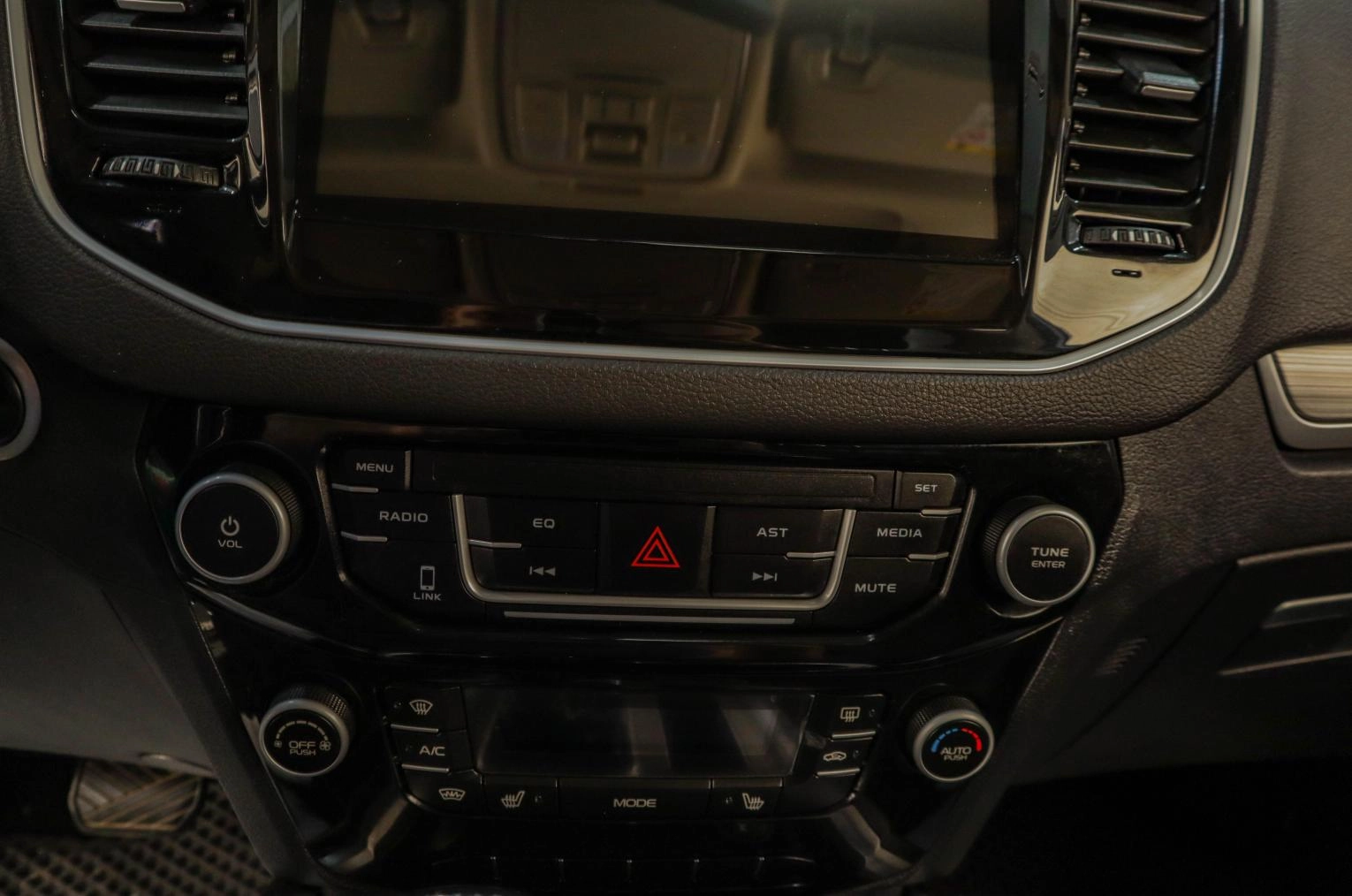 Geely Emgrand X7 12 из 16