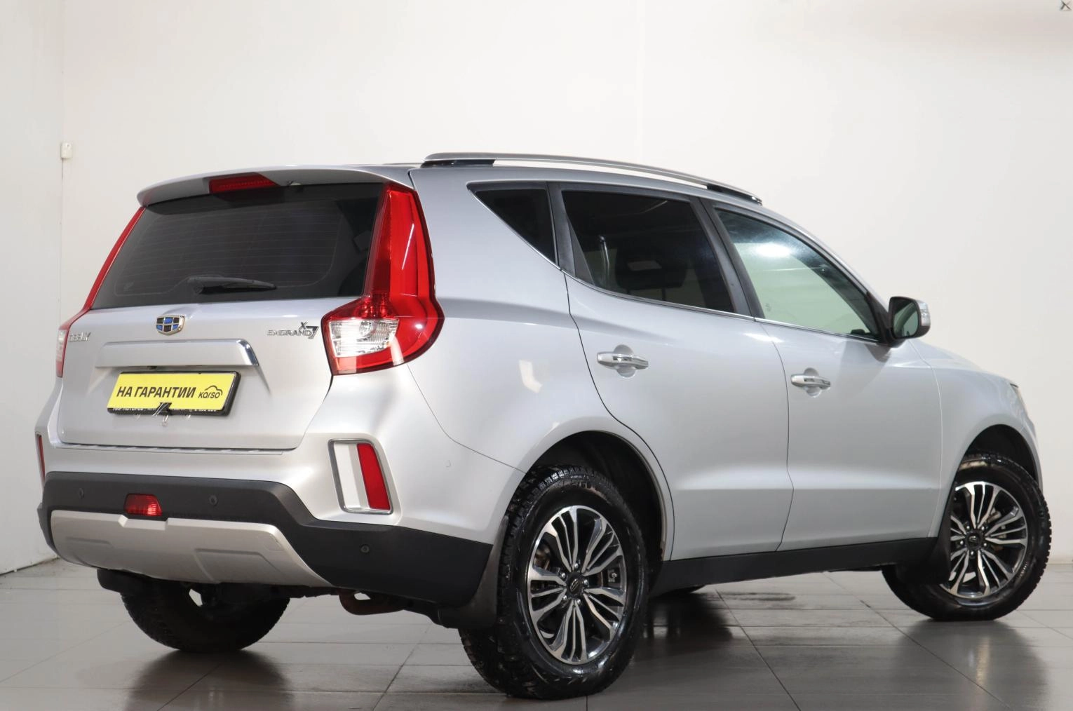 Geely Emgrand X7 6 из 16