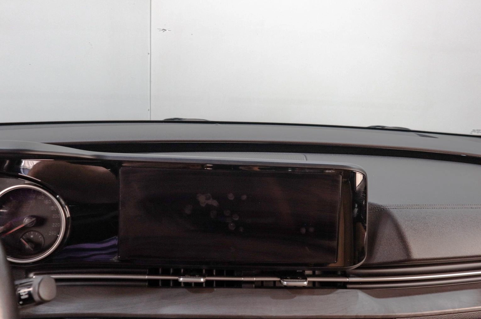 KIA Carnival 13 из 18