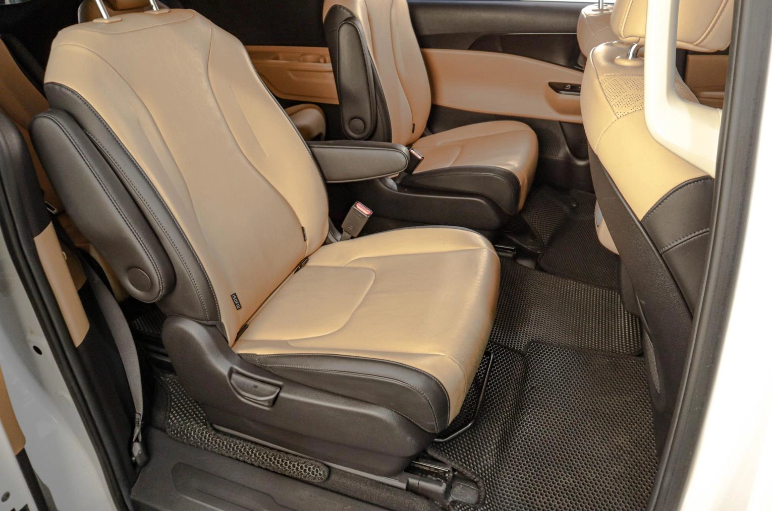 KIA Carnival 18 из 18
