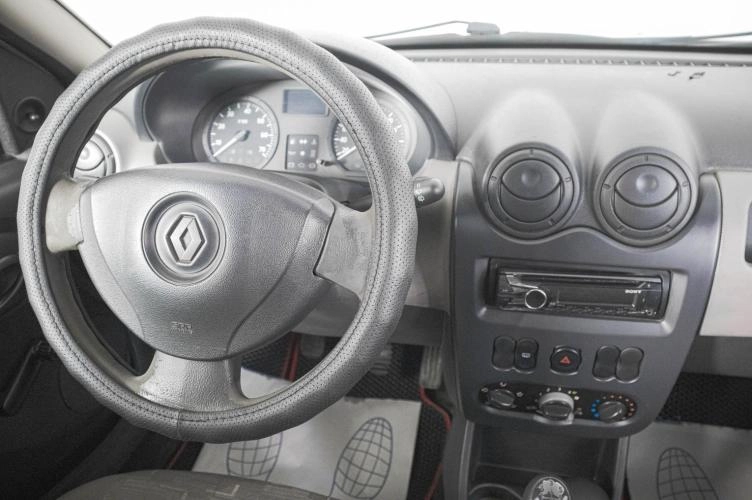 Renault Sandero 12 из 19