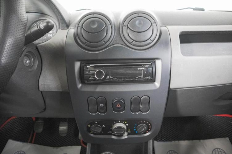 Renault Sandero 16 из 19