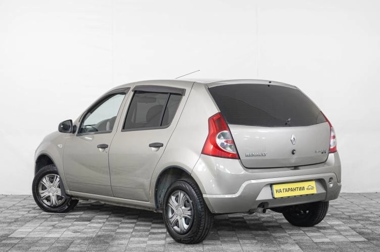 Renault Sandero 4 из 6