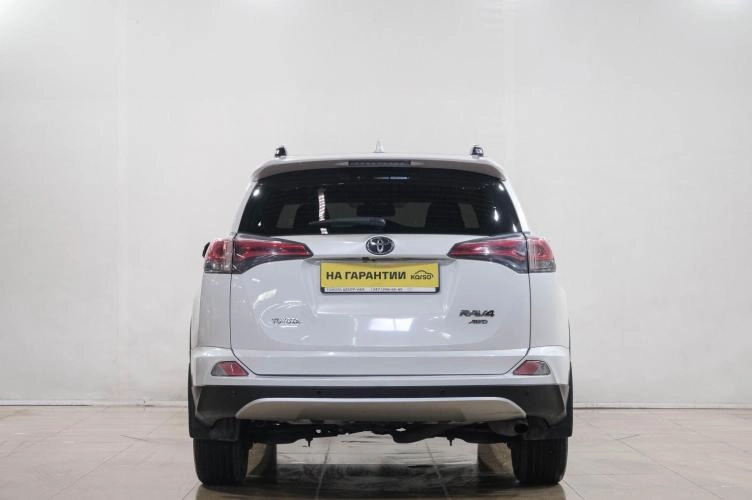 Toyota RAV4 5 из 6