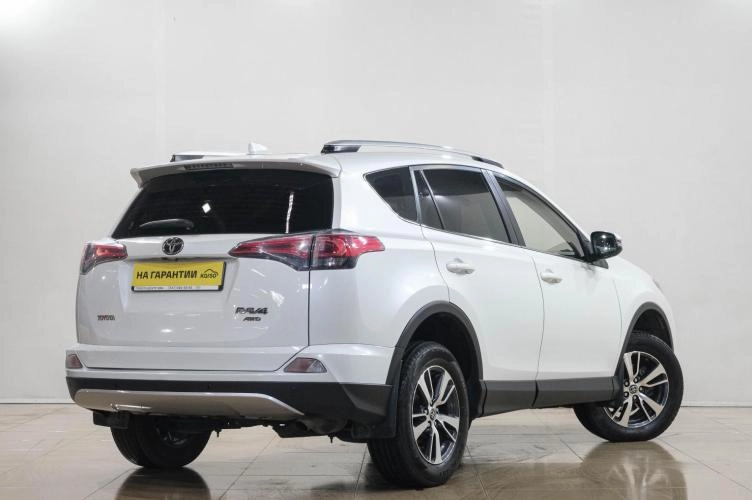 Toyota RAV4 6 из 6