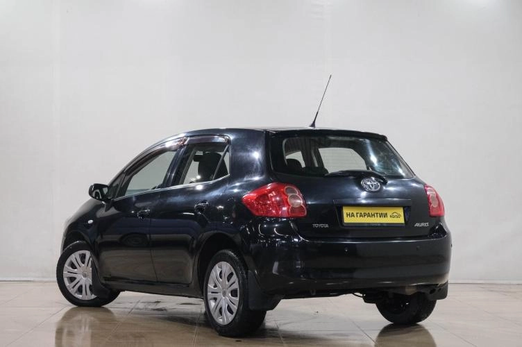 Toyota Auris 4 из 6