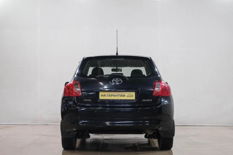 Toyota Auris 5 из 6