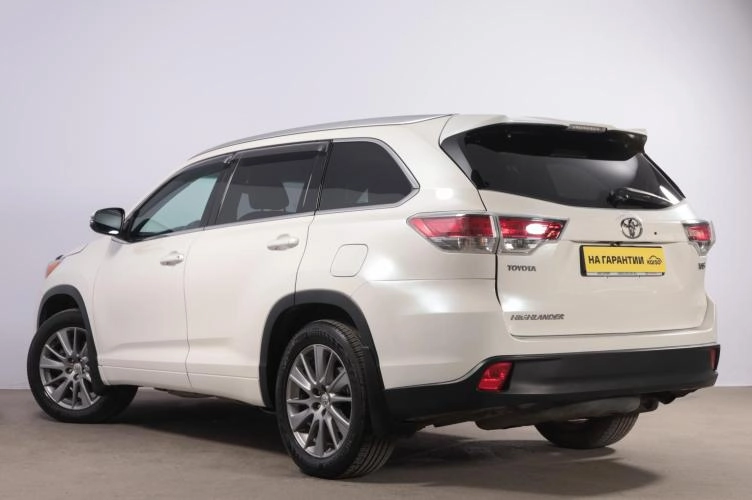 Toyota Highlander 4 из 6