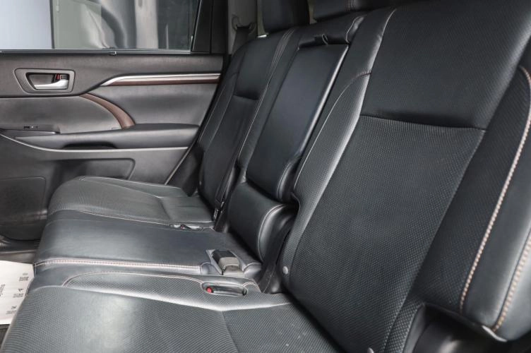 Toyota Highlander 18 из 19