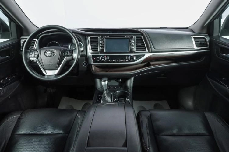 Toyota Highlander 8 из 19