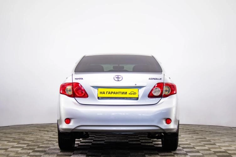Toyota Corolla 5 из 6