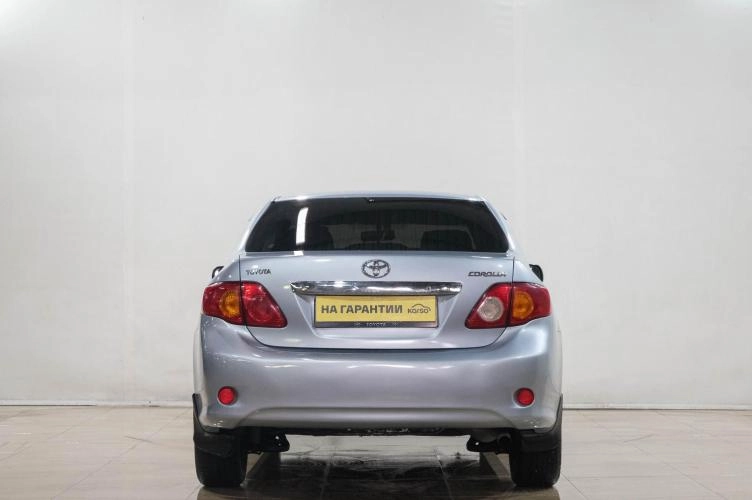 Toyota Corolla 5 из 6