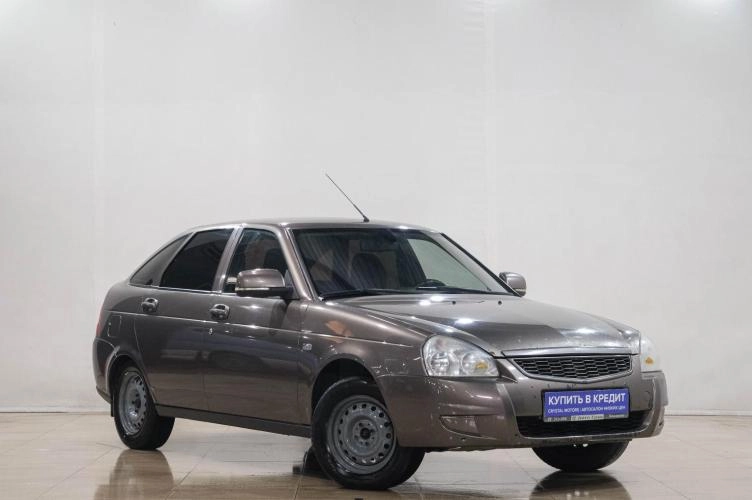 ВАЗ (LADA) Priora 1 из 6