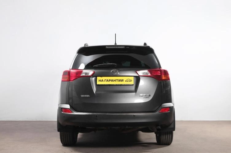 Toyota RAV4 5 из 6