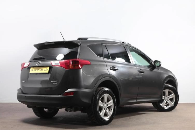 Toyota RAV4 6 из 6
