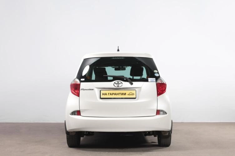 Toyota Ractis 5 из 6