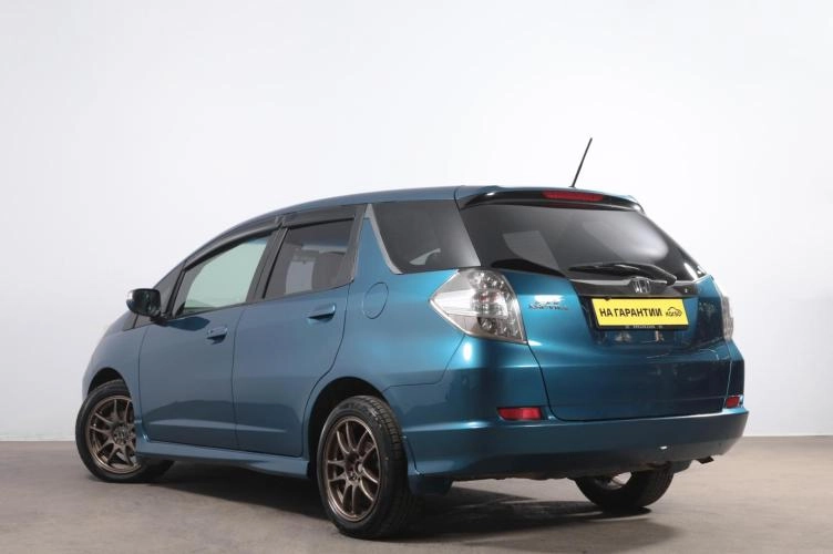 Honda Fit Shuttle 4 из 6