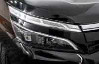 Toyota Voxy 7 из 24