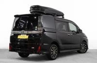 Toyota Voxy 4 из 24