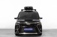 Toyota Voxy 2 из 24