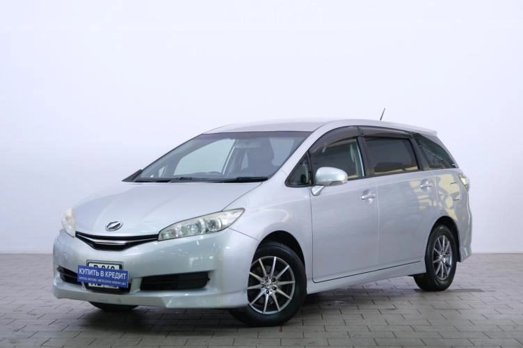 Toyota Wish 3 из 6
