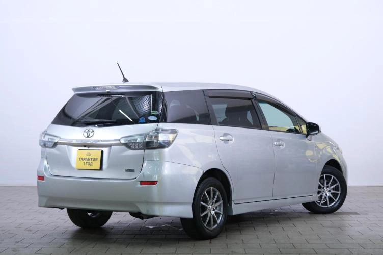 Toyota Wish 6 из 6